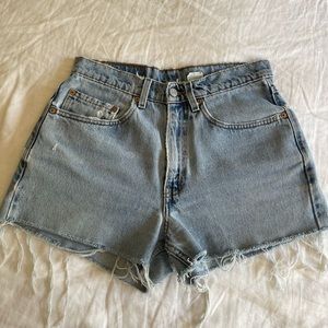 Vintage Levis Denim Shorts Light/Medium Wash